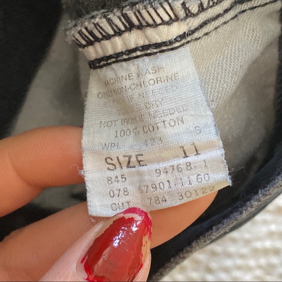 ❌SOLD❌Vtg Levis 901 High Waisted Tapered Jeans 26” - Picture 9 of 9